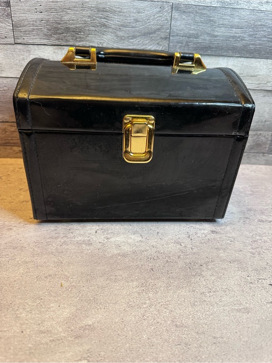 Victoria's Secret Handbags - 🖤 VICTORIA’S SECRET VINTAGE-STYLE VANITY CASE 🖤